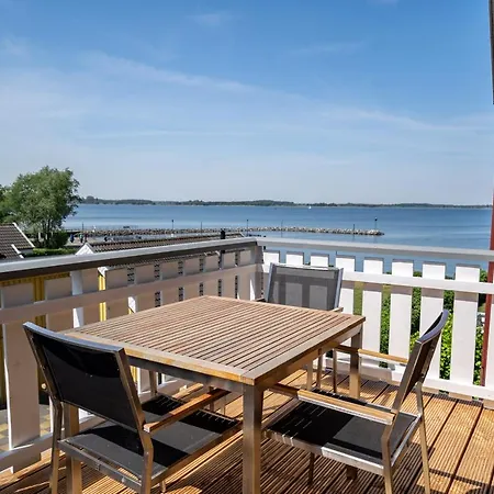 App Kapitaensdeck 415 Am Mueritzufer